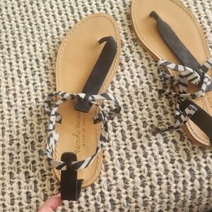 Like New Niccole Vacari Strappy Sandals